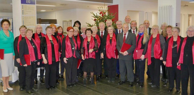 Gruppenbild im Klinikum Landsberg (Ralf Dunzweiler) Chor-Gruppenbild im Klinikum Landsberg